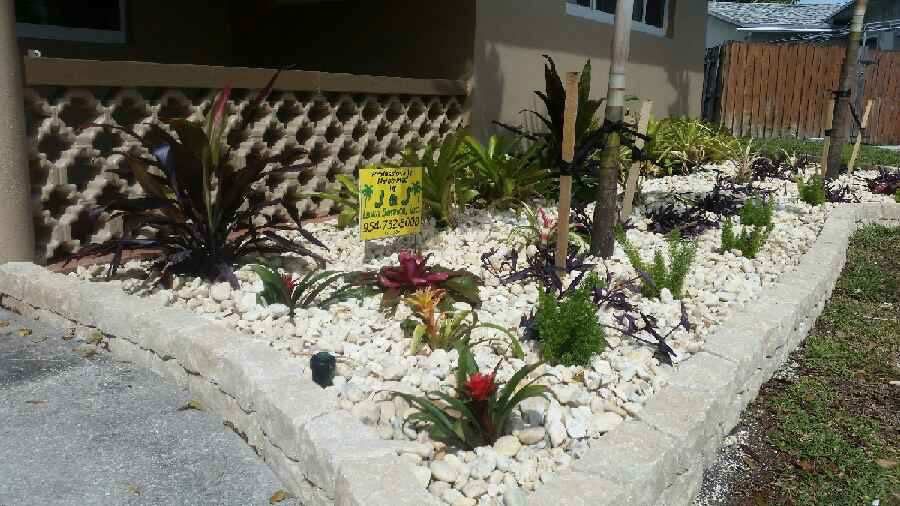 Landscape Borders – J & J Lawn Service, Inc.